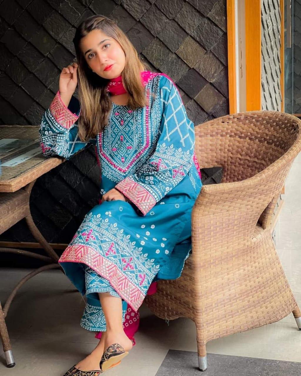 💃 Chunri Silk 3-Piece Suit – A blend of elegance & tradition! - 3 Mind Collection