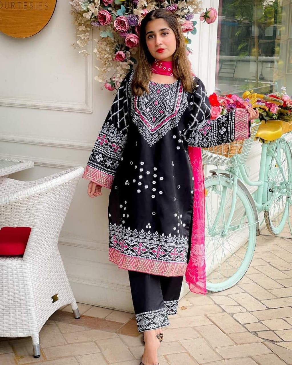 💃 Chunri Silk 3-Piece Suit – A blend of elegance & tradition! - 3 Mind Collection