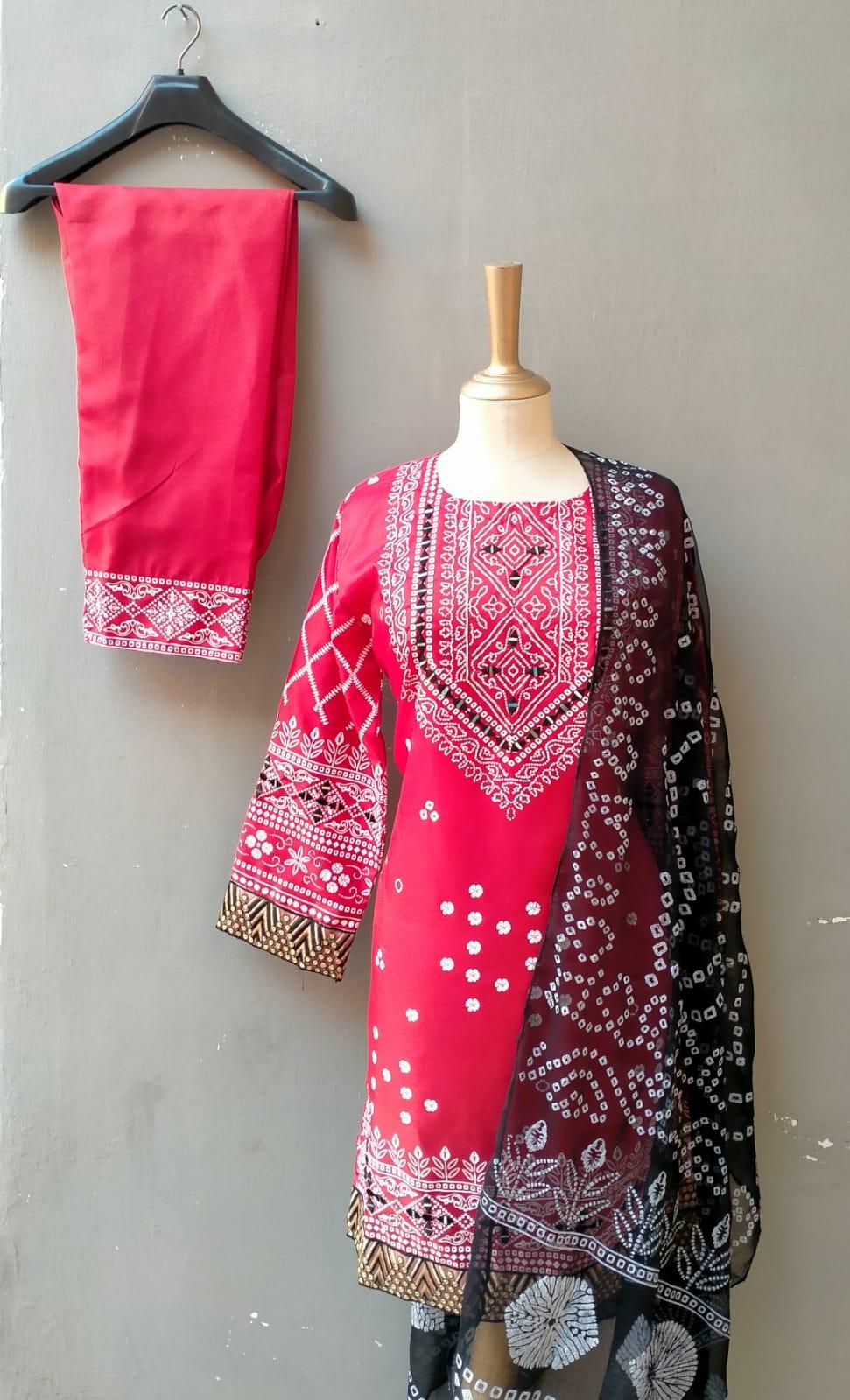 💃 Chunri Silk 3-Piece Suit – A blend of elegance & tradition! - 3 Mind Collection