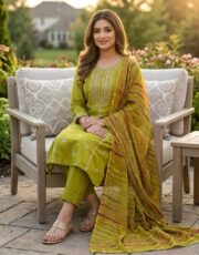 Elegant 3 Piece Lawn Suit with Tie & Dye Dupatta